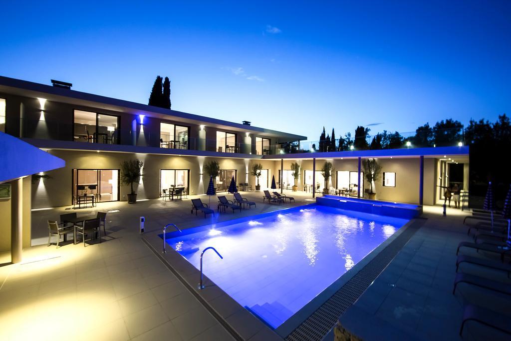 Seventeen Hotel Valbonne Exterior foto