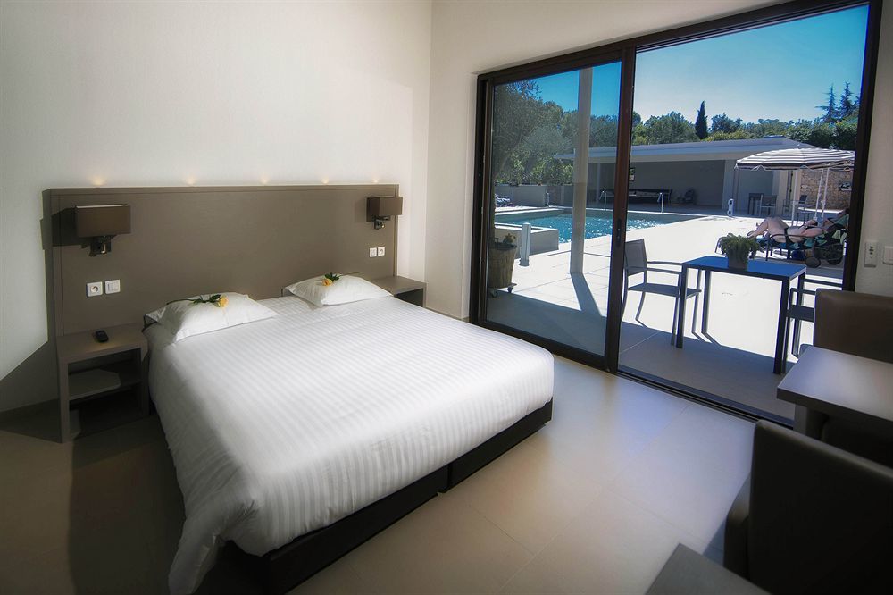 Seventeen Hotel Valbonne Exterior foto