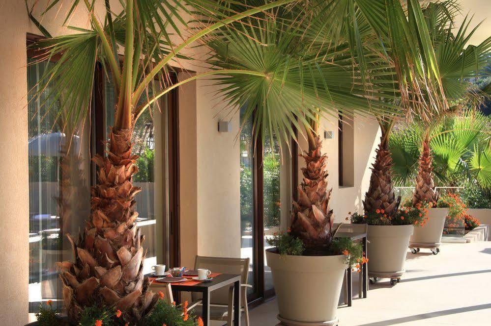 Seventeen Hotel Valbonne Exterior foto